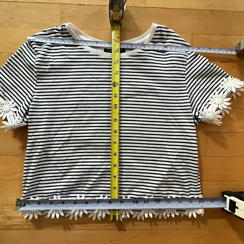 Topshop Cropped Striped Shirt with Floral Attachments | Size 2 or XS - Picture 7 of 11
